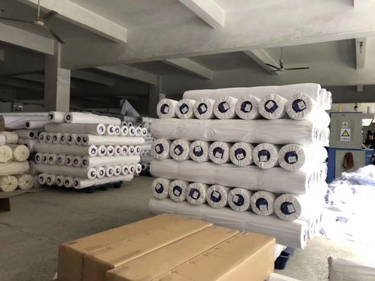 白いポリエステルサテン旗生地 110GSM 直接昇華印刷用広告ティアドロップバナースウーパー旗